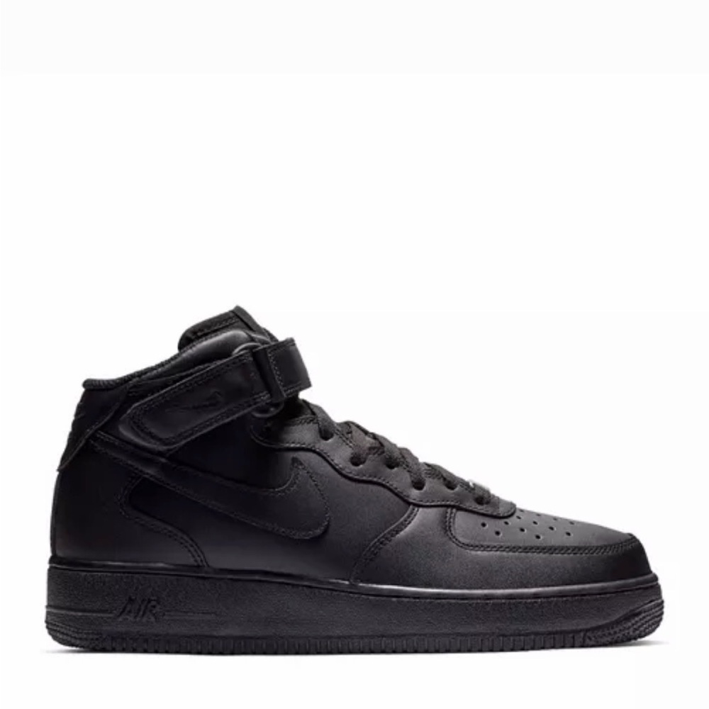 Nike Men's Air Force 1 Mid Top '07 Sneakers